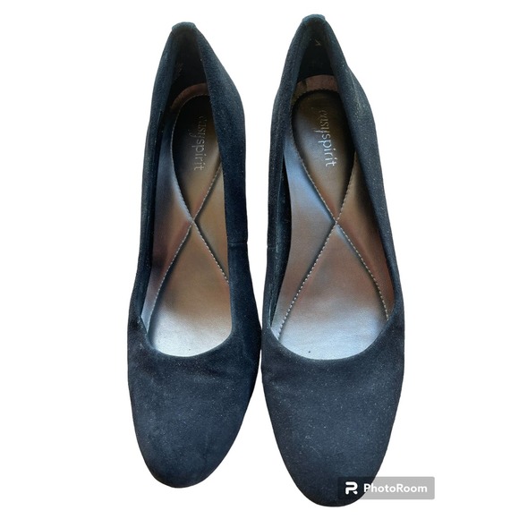 Easy Spirit Shoes - Easy Spirit Slip-on Dress Pumps in Black. Size 8/Eight.